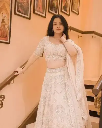 Escort Jirapur